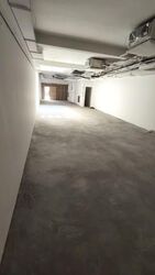 UE Square (D9), Retail #568225681